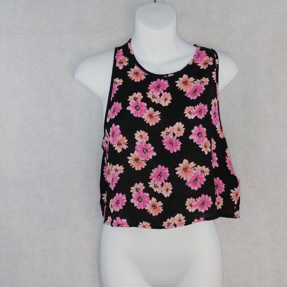 2 NWT Forever 21 Sleeveless Floral Crop Tops Sz M - Picture 3 of 8